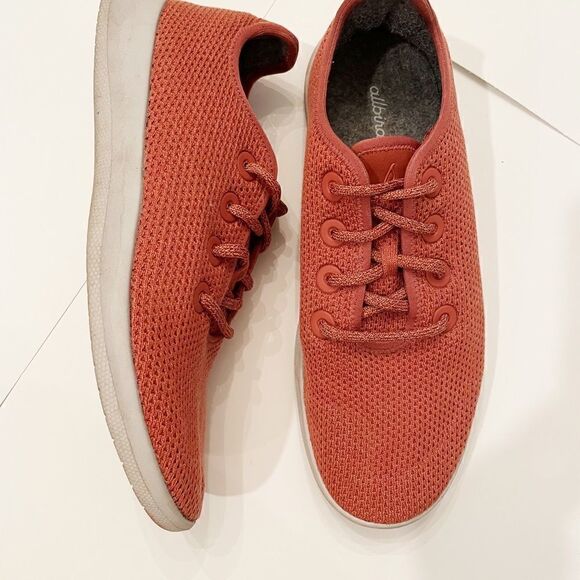 AllBirds  100% Wool Sneakers Trail Runner size 9 Nantucket Red - Picture 3 of 8